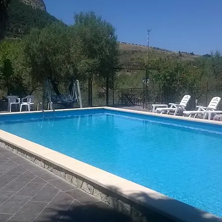 Casa Siciliana Altarbiah Vakantieboerderij *