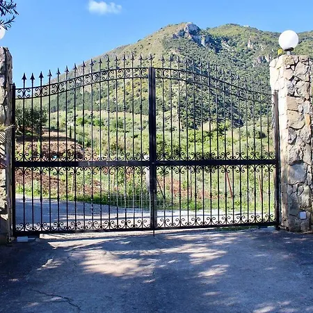 Alloggio per agriturismo Casa Siciliana Altarbiah *