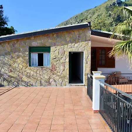 Alloggio per agriturismo Casa Siciliana Altarbiah Trabia